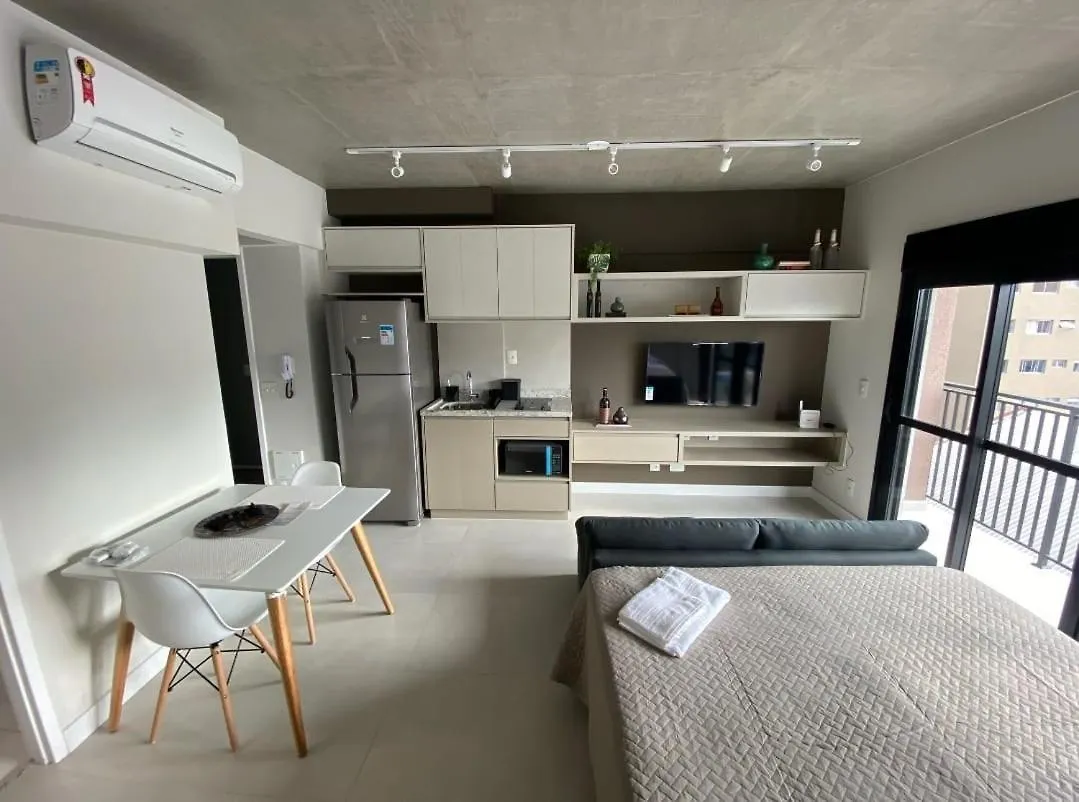 Apartment 67 New Studio In Great Location! Fast Wi-Fi, Balcony Sao Paulo